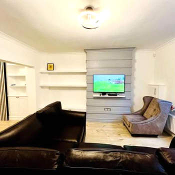 Modern 2-bed in Blyth centre