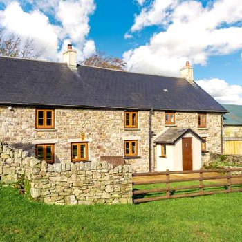 4 Bed in Abergavenny 88014
