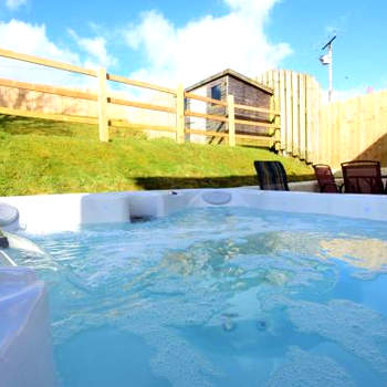 5 bed in Brynteg 75907