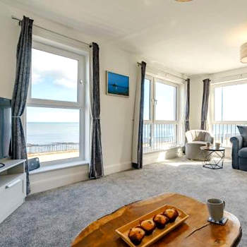 4 Bed in Whitley Bay 87396