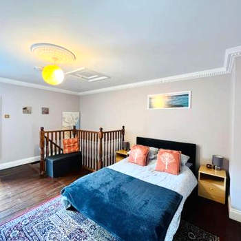 Characterful & cosy cottage with large double room