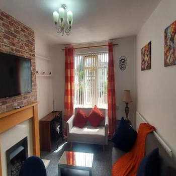 Pet Friendly 2 Bedroom Apt in Coventry with parking