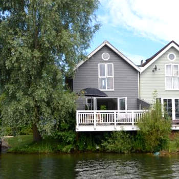 3 Bed in South Cerney HIC06