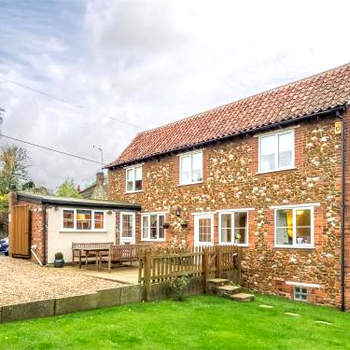 3 bed property in Sedgeford KT092