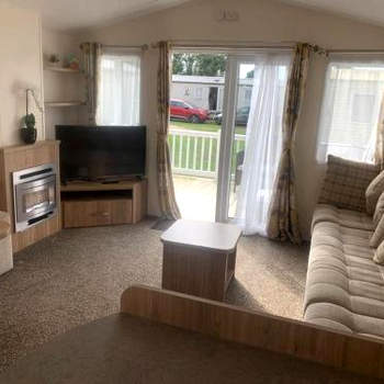 Gorgeous 6 Berth Caravan With Decking Area, Dovercourt Holiday Park Ref 44010af