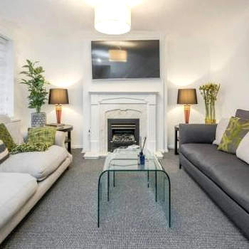 Newly renovated 5 Bed - Call 4 LONG STAY discount