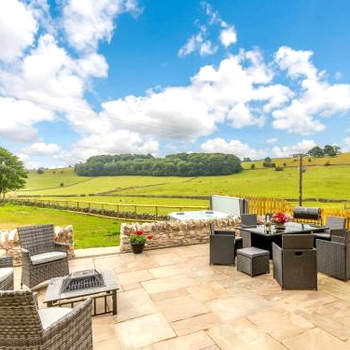 4 Bed in Alsop-En-Le-Dale 88935