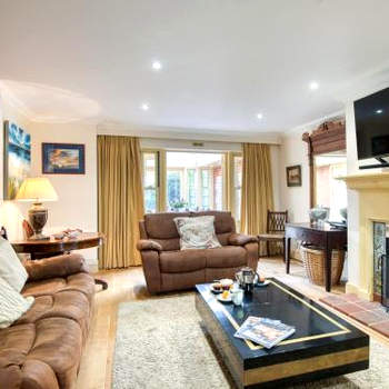 5 Bed in Thornham KT086