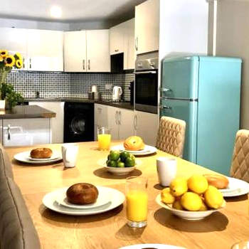 Newly Renovated 4 bed in Tarvin, Near Chester - Sleeps up to 15
