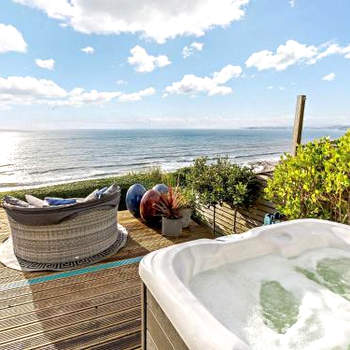 1 Bed in Whitsand Bay 90168