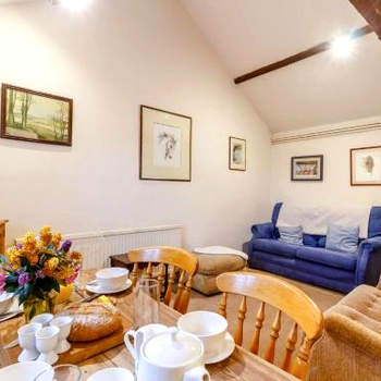 2 Bed in Abergavenny 90235