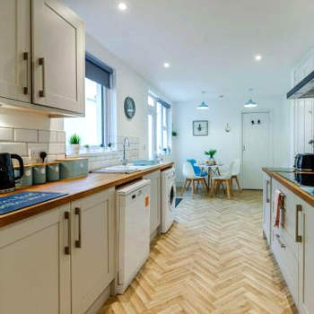 4 Bed in Brixham 90449