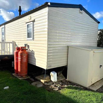 Great Caravan With Wifi And Decking At Dovercourt Holiday Park Ref 44006c
