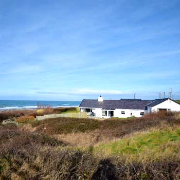 3 Bed in Aberdesach 90623