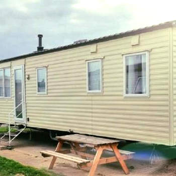 Great 8 Berth Caravan With Wifi At Dovercourt Holiday Park In Essex Ref 44003c