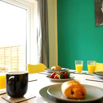 Stylish House, Great Discounts for long stays