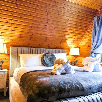 Macha 3 - Perth-Dog Friendly-Family-Luxury-Cabin