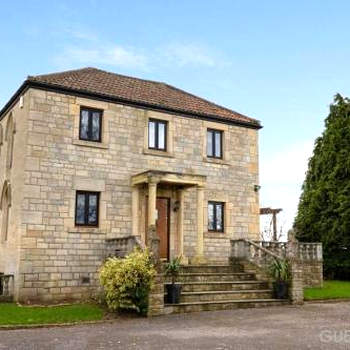 Guest Homes - Longscroft Manor