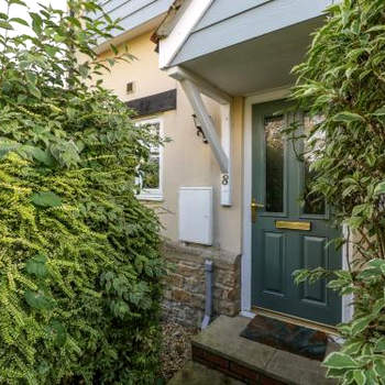 8 Barrington Mews