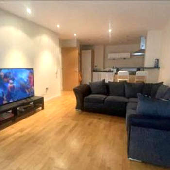 Remarkable 2-Bed Apartment in Leeds