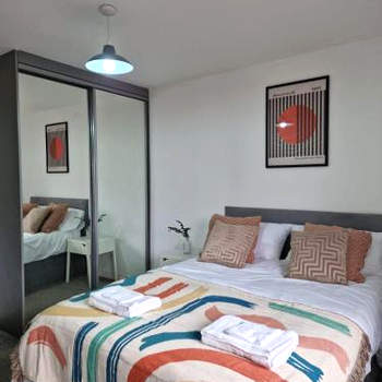 Work-friendly 4-bed in Coventry