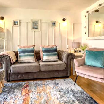 Cornish Beach Retreat - 5 Min Walk to Beach!