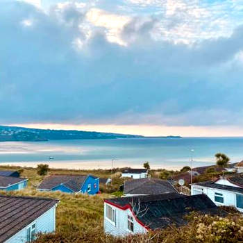The Beach Hut. St Ives Bay, 5min walk to beach.