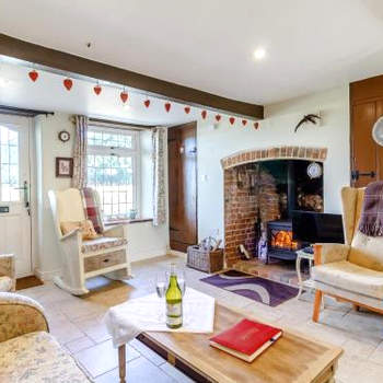 3 Bed in Wroxham 78708