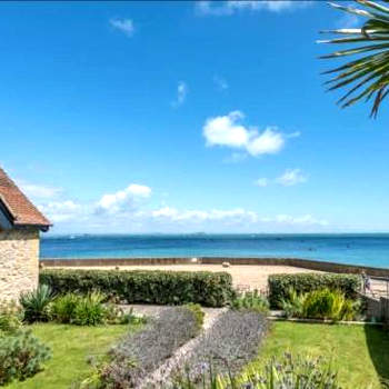 Seafront cottage with Annexe -‘The Old Boat House’