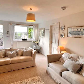 Charming 3 Bedroom Family Cottage - Dogs Welcome