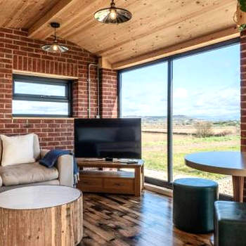 Brick Barn - Luxury Barn Conversion by River Avon!