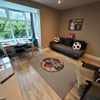 2 BEDROOM GARDEN HOUSE IN EAST LONDON