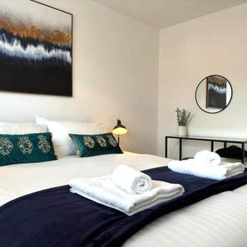 2 Bed Near Shrewsbury Hospital