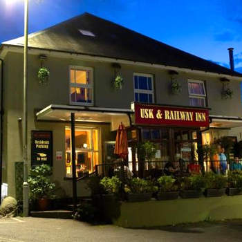 Usk And Railway Inn