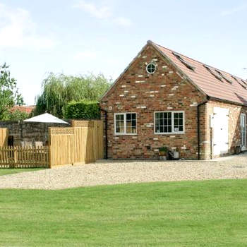 Peacock Barn - E5479
