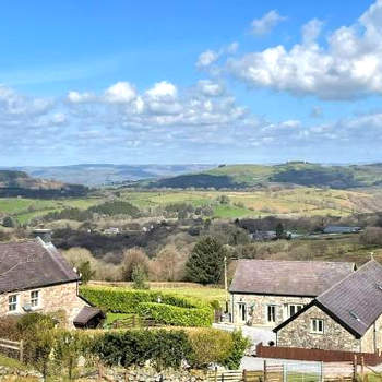 Rhiwddu Barns