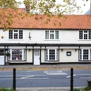 Magpies Restaurant with Rooms