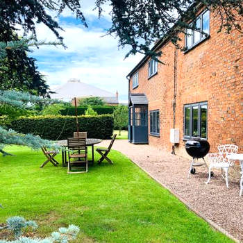 The Cottage, Yew Tree Farm Holidays, Tattenhall, Chester