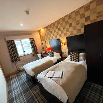 Inn On The Prom At The Fernlea Hotel