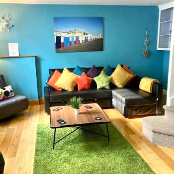 Pebble Mews House - By My Getaways - parking for one small car