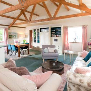 Spacious Swallow Cottage