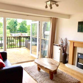 North Wales Lake View 2 Bedroom
