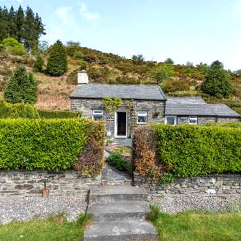 Henrhiw Bach