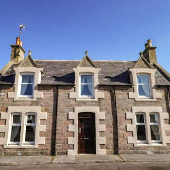 Holly Hoose