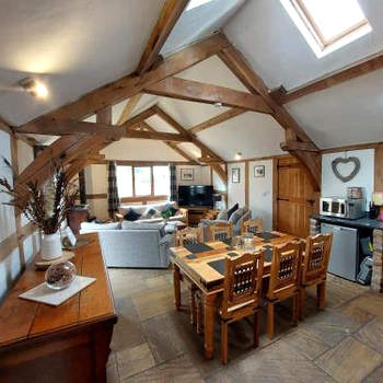 Barnacre Green Cottage with Hot Tub and Private Pool