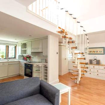 83 Downs Hill