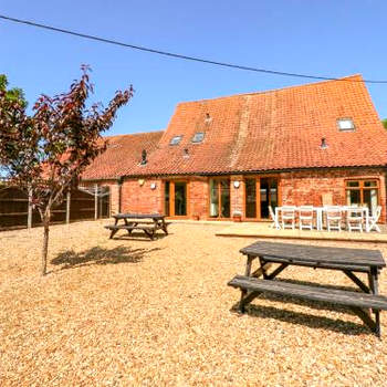 Hadleigh Farm Barn