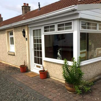 Pippin, Tranquil Scottish Cottage with Hot Tub