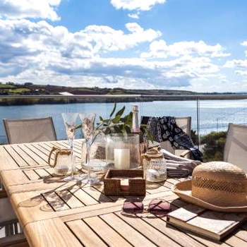 The Curlews - Waterside, boutique home with 360 panoramic views and 10 person Hydropool, Teignmouth