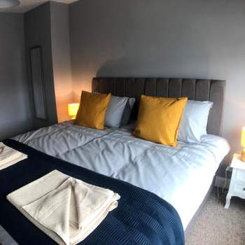 Wyken House - 3 Bedroom House Coventry- Sleeps 5 - Rated Superb